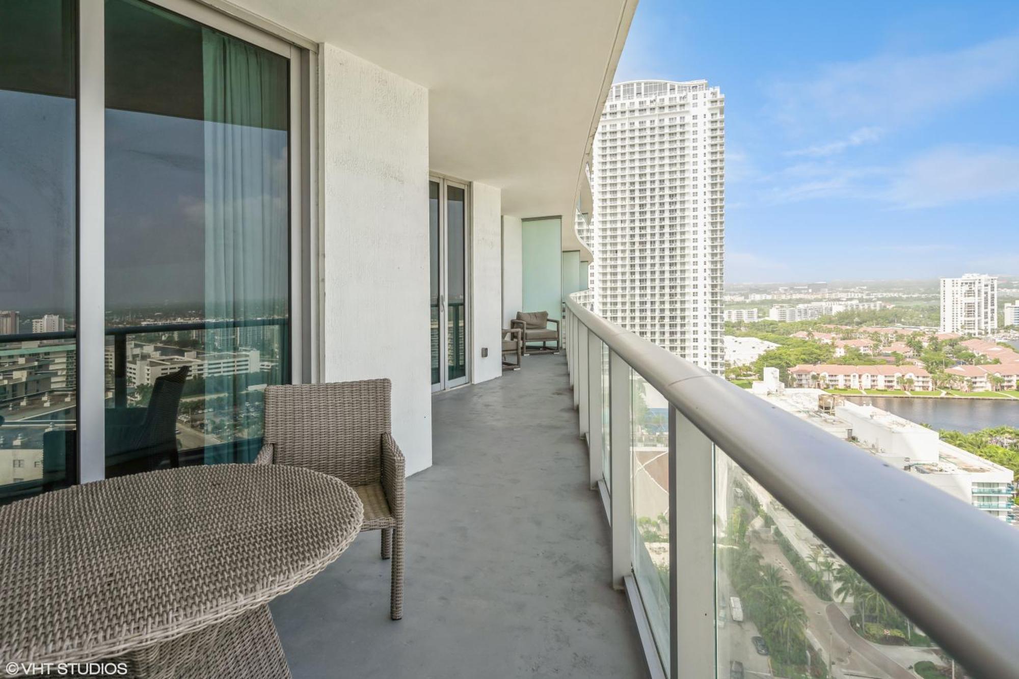 Lyfe Residence Building - Private Apts Over The Beach هوليوود المظهر الخارجي الصورة